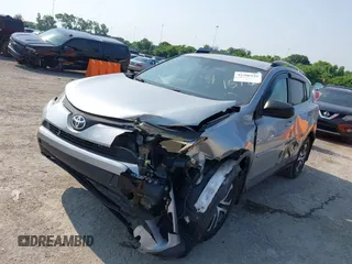 2017 Toyota RAV4 LE z VIN 2T3BFREVXHW641518, wystawiony jako IAAI lot #42306929 z przebiegiem 79 896 mil mil oraz . Historia ofert i sprzedaży dostępna na DreamBid. Obrazek 6.