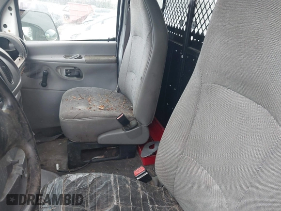2000 Ford Econoline Cargo with VIN 1FTNE24LXYHB44580, listed as a IAAI auction lot 41906191 with 244,342 mi miles and . Bid and sale history available at DreamBid. Image 5.