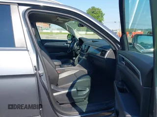 2019 Volkswagen Atlas SE with VIN 1V2WR2CA4KC620074, listed as a IAAI auction lot 42657399 with 75,306 mi miles and . Bid and sale history available at DreamBid. Image 5.