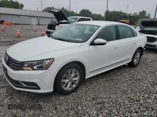 2017 Volkswagen Passat S z VIN 1VWAT7A3XHC013813, wystawiony jako Copart lot #58783435 z przebiegiem 62 804 mil mil oraz Szkoda całkowita • Salvage title. Historia ofert i sprzedaży dostępna na DreamBid. Obrazek 1.