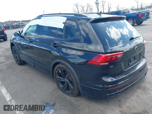 2024 Volkswagen Tiguan SE R-Line Black с VIN 3VV8B7AX0RM112035, выставлен на аукционе IAAI как лот 41978774 с пробегом 7 658 миль миль и . История ставок и продаж доступна на DreamBid. Изображение 3.