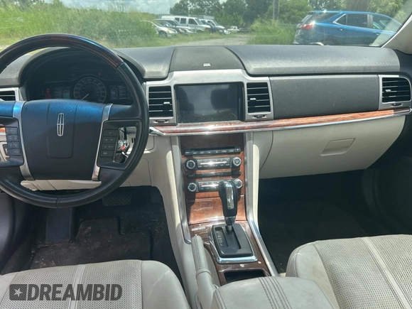 2011 Lincoln MKZ Hybrid z VIN 3LNDL2L33BR759329, wystawiony jako Copart lot #60902525 z przebiegiem 131 927 mil mil oraz Czysty tytuł • Clean title. Historia ofert i sprzedaży dostępna na DreamBid. Obrazek 9.
