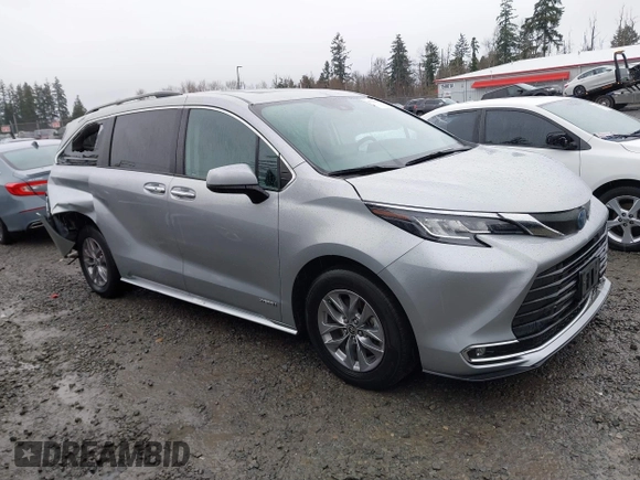 2021 Toyota Sienna XLE with VIN 5TDJSKFC8MS037697, listed as a IAAI auction lot 41711070 with 29,198 mi miles. Bid and sale history available at carsss.com. Image 13.