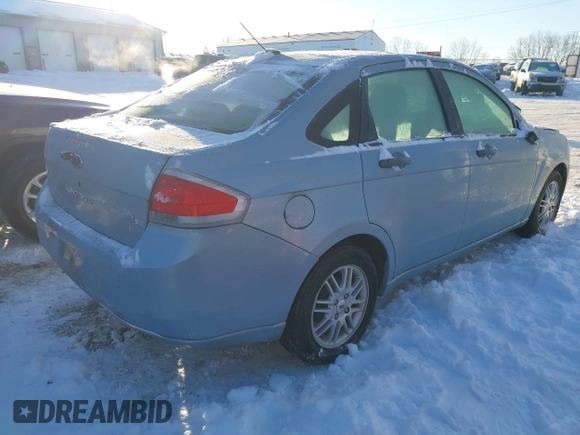 2009 Ford Focus SE z VIN 1FAHP35N79W262568, wystawiony jako IAAI lot #41288346 z przebiegiem 138 902 mil mil oraz . Historia ofert i sprzedaży dostępna na DreamBid. Obrazek 4.