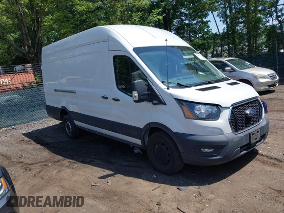 2022 Ford Transit Cargo z VIN 1FTBR3XG4NKA04700, wystawiony jako IAAI lot #42753263 z przebiegiem 80 467 mil mil oraz . Historia ofert i sprzedaży dostępna na DreamBid. Obrazek 1.