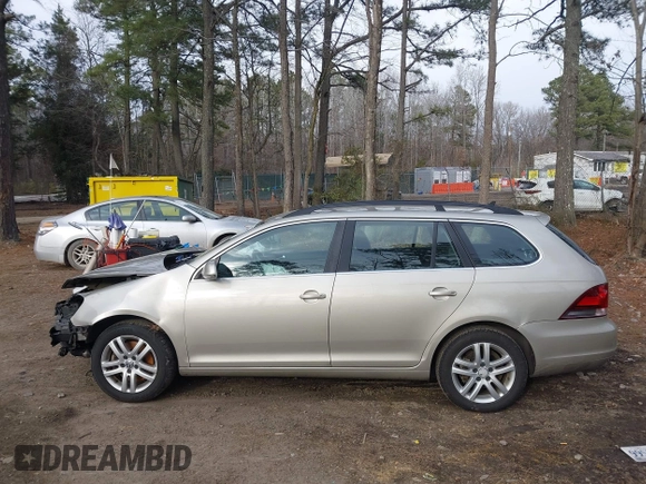 2014 Volkswagen Jetta TDI w/Sunroof & Nav with VIN 3VWPL7AJ9EM616612, listed as a IAAI auction lot 41354489 with 131,281 mi miles and . Bid and sale history available at DreamBid. Image 15.