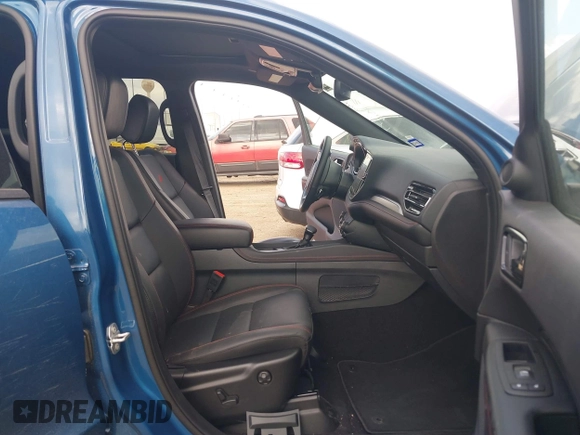 2025 Dodge Durango GT Plus with VIN 1C4RDJDG9SC517906, listed as a IAAI auction lot 42164264 with 1,247 mi miles and . Bid and sale history available at DreamBid. Image 5.