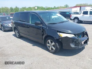 2010 Volkswagen Routan SE z VIN 2V4RW3D12AR348485, wystawiony jako IAAI lot #42170719 z przebiegiem 155 412 mil mil oraz . Historia ofert i sprzedaży dostępna na DreamBid. Obrazek 1.