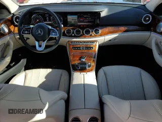 2019 Mercedes-Benz E-Class E 300 with VIN WDDZF4KB7KA595850, listed as a Copart auction lot 45160355 with 25,580 mi miles and Salvage Title. Bid and sale history available at carsss.com. Image 8.