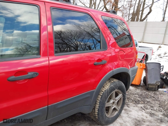 2002 Ford Escape Limited with VIN 1FMCU04132KB53687, listed as a IAAI auction lot 41468556 with 63,875 mi miles. Bid and sale history available at carsss.com. Image 17.