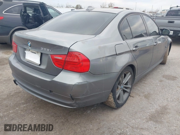 2011 BMW 3 Series 328i xDrive with VIN WBAPK7G55BNN86328, listed as a IAAI auction lot 41221578 with 219,388 mi miles. Bid and sale history available at carsss.com. Image 4.
