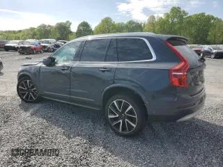 2022 Volvo XC90 Momentum z VIN YV4A221K8N1830007, wystawiony jako Copart lot #53512435 z przebiegiem 39 021 mil mil oraz Szkoda całkowita • Salvage title. Historia ofert i sprzedaży dostępna na DreamBid. Obrazek 2.