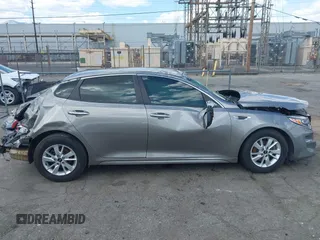 2018 Kia Optima LX z VIN 5XXGT4L38JG228380, wystawiony jako IAAI lot #41960308 z przebiegiem 43 317 mil mil oraz . Historia ofert i sprzedaży dostępna na DreamBid. Obrazek 13.