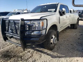 2021 Ford F-350 XL z VIN 1FT8W3DTXMED39901, wystawiony jako Copart lot #43522675 z przebiegiem 62 575 mil mil oraz Szkoda całkowita • Salvage title. Historia ofert i sprzedaży dostępna na DreamBid. Obrazek 1.