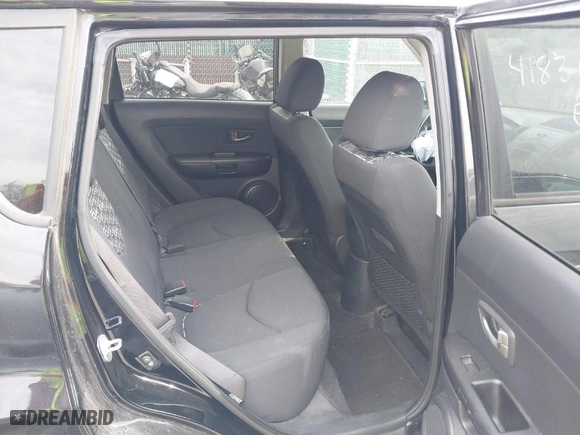 2010 Kia Soul ! with VIN KNDJT2A2XA7184346, listed as a IAAI auction lot 41836252 with 179,009 mi miles. Bid and sale history available at carsss.com. Image 8.