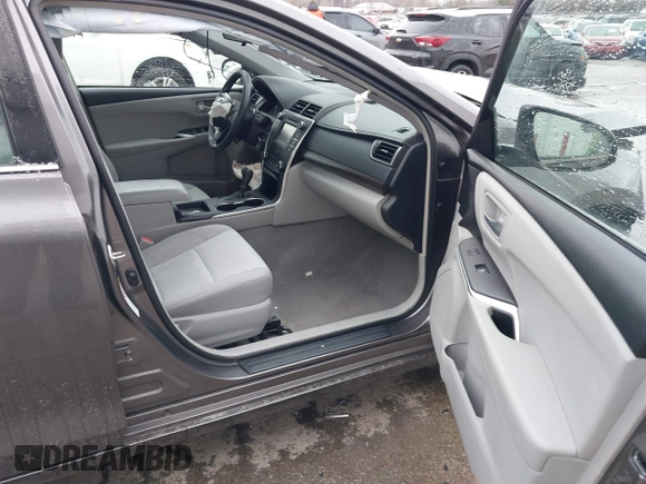 2017 Toyota Camry XLE z VIN 4T1BF1FK3HU374219, wystawiony jako IAAI lot #41502142 z przebiegiem 17 837 mil mil oraz . Historia ofert i sprzedaży dostępna na DreamBid. Obrazek 5.