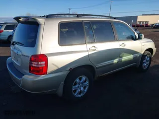 2003 Toyota Highlander with VIN JTEHF21A830097971, listed as a IAAI auction lot 41857302 with 205,519 mi miles. Bid and sale history available at carsss.com. Image 4.