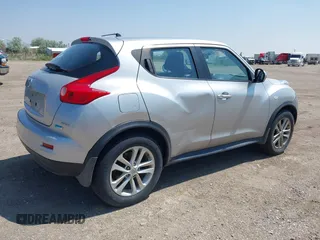 2012 Nissan Juke SL z VIN JN8AF5MV4CT127024, wystawiony jako IAAI lot #42426814 z przebiegiem 72 741 mil mil oraz . Historia ofert i sprzedaży dostępna na DreamBid. Obrazek 4.