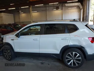 2022 Volkswagen Taos SE z VIN 3VVLX7B20NM064027, wystawiony jako IAAI lot #40429741 z przebiegiem 31 290 mil mil oraz . Historia ofert i sprzedaży dostępna na DreamBid. Obrazek 15.