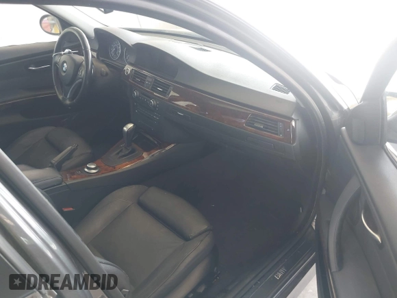 2007 BMW 3 Series 335i с VIN WBAVB73537VH20728, выставлен на аукционе IAAI как лот 42573878 с пробегом 89 984 миль миль и . История ставок и продаж доступна на DreamBid. Изображение 5.
