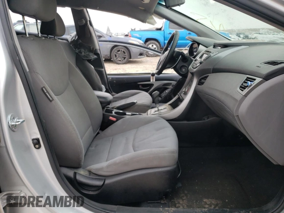 2013 Hyundai Elantra GLS z VIN KMHDH4AE6DU724975, wystawiony jako Copart lot #49169974 z przebiegiem Nie podano mil oraz Szkoda całkowita • Salvage title. Historia ofert i sprzedaży dostępna na DreamBid. Obrazek 5.