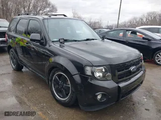 2011 Ford Escape XLT with VIN 1FMCU9DG7BKB03271, listed as a IAAI auction lot 41711731 with 139,135 mi miles. Bid and sale history available at carsss.com. Image 1.