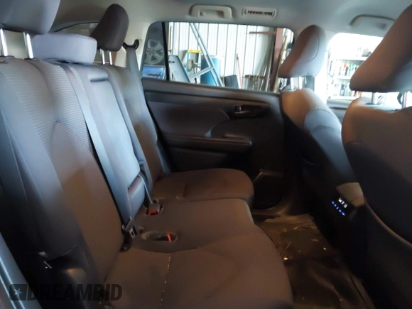 2021 Toyota Highlander L with VIN 5TDBZRBH4MS123650, listed as a IAAI auction lot 42726469 with 92,877 mi miles and . Bid and sale history available at DreamBid. Image 8.