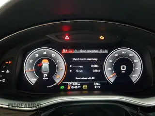 2019 Audi Q8 Premium Plus z VIN WA1BVAF13KD029790, wystawiony jako Copart lot #65627535 z przebiegiem 101 460 mil mil oraz Czysty tytuł • Clean title. Historia ofert i sprzedaży dostępna na DreamBid. Obrazek 9.