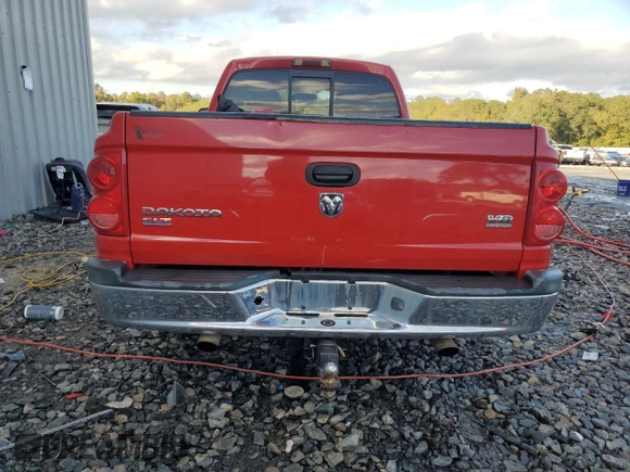 2006 Dodge Dakota SLT z VIN 1D7HE42N76S501233, wystawiony jako Copart lot #80200934 z przebiegiem 281 599 mil mil oraz Szkoda całkowita • Salvage title. Historia ofert i sprzedaży dostępna na DreamBid. Obrazek 6.
