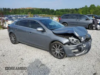 2016 Volvo S60 T5 Drive-E Premier z VIN LYV402FK7GB113561, wystawiony jako Copart lot #54693705 z przebiegiem 125 825 mil mil oraz Szkoda całkowita • Salvage title. Historia ofert i sprzedaży dostępna na DreamBid. Obrazek 4.