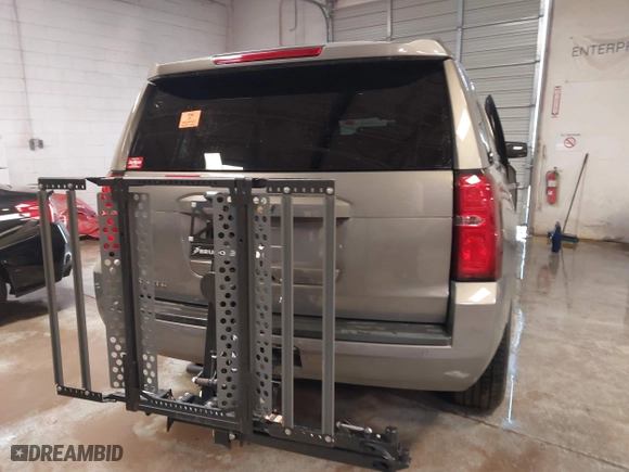 2017 Chevrolet Tahoe LT with VIN 1GNSCBKC8HR397846, listed as a IAAI auction lot 41549432 with 96,952 mi miles. Bid and sale history available at carsss.com. Image 17.