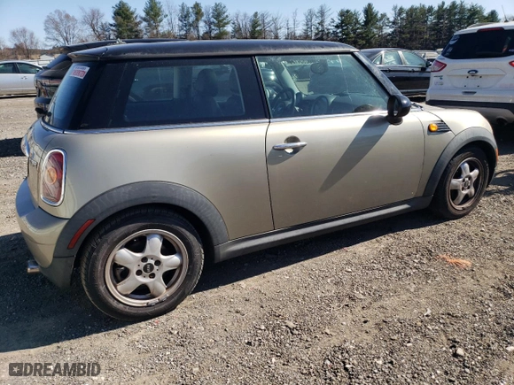 2009 MINI Cooper Hardtop with VIN WMWMF33549TW77649, listed as a Copart auction lot 50954125 with 115,061 mi miles and Clean Title. Bid and sale history available at carsss.com. Image 3.