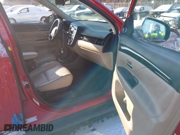 2016 Mitsubishi Outlander SE with VIN JA4AZ3A36GZ035369, listed as a IAAI auction lot 41339728 with 125,762 mi miles and . Bid and sale history available at DreamBid. Image 5.