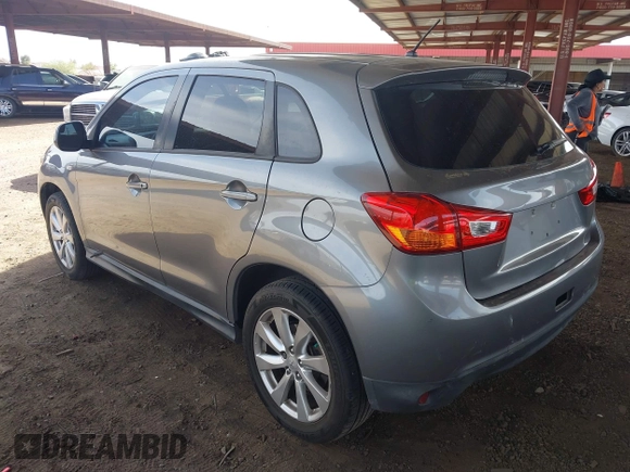 2015 Mitsubishi Outlander ES z VIN 4A4AP3AU7FE042477, wystawiony jako IAAI lot #42243771 z przebiegiem 114 331 mil mil oraz . Historia ofert i sprzedaży dostępna na DreamBid. Obrazek 3.