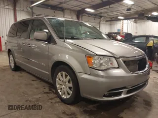 2013 Chrysler Town & Country Touring z VIN 2C4RC1BG4DR684531, wystawiony jako IAAI lot #42084819 z przebiegiem 112 508 mil mil oraz . Historia ofert i sprzedaży dostępna na DreamBid. Obrazek 1.