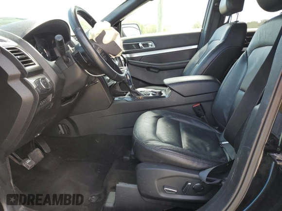 2017 Ford Explorer XLT z VIN 1FM5K8D84HGD52317, wystawiony jako Copart lot #58200565 z przebiegiem 111 962 mil mil oraz Szkoda całkowita • Salvage title. Historia ofert i sprzedaży dostępna na DreamBid. Obrazek 7.