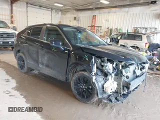 2024 Mitsubishi Eclipse Cross LE z VIN JA4ATVAA2RZ013156, wystawiony jako IAAI lot #41723043 z przebiegiem 21 840 mil mil oraz . Historia ofert i sprzedaży dostępna na DreamBid. Obrazek 1.