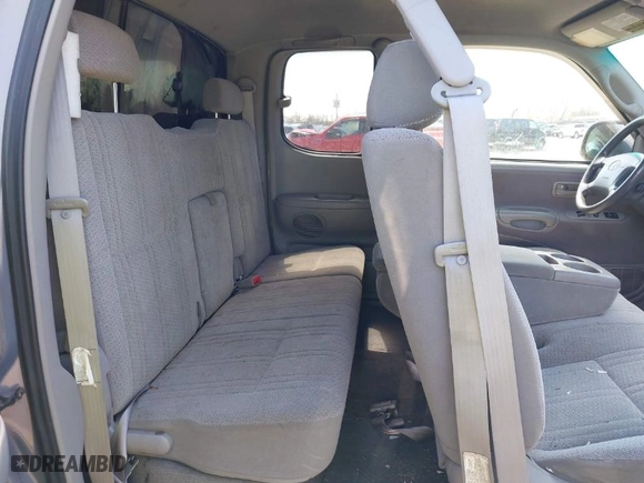 2000 Toyota Tundra SR5 with VIN 5TBBT4419YS001062, listed as a IAAI auction lot 42042889 with 190,000 mi miles. Bid and sale history available at carsss.com. Image 8.
