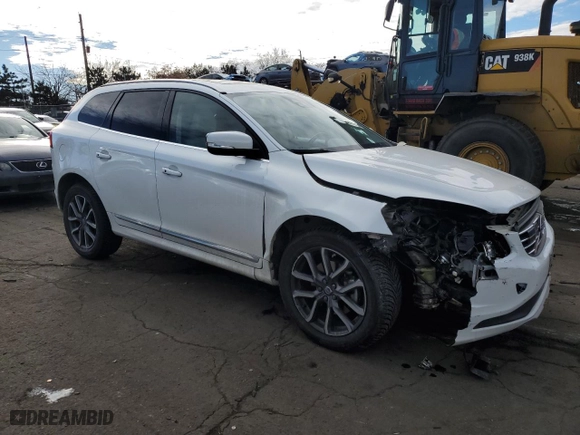 2016 Volvo XC60 T5 Platinum with VIN YV4612RM2G2854749, listed as a Copart auction lot 88266555 with 140,357 mi miles and Salvage Title. Bid and sale history available at carsss.com. Image 4.