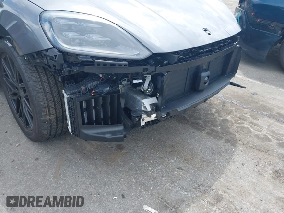 2025 Porsche Cayenne with VIN WP1AM2AY7SDA27408, listed as a IAAI auction lot 42462860 with 2,910 mi miles and . Bid and sale history available at DreamBid. Image 18.