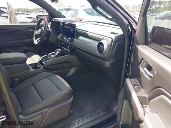 2024 Chevrolet Colorado 2WD LT with VIN 1GCPSCEK1R1210800, listed as a IAAI auction lot 41999697 with 6,124 mi miles. Bid and sale history available at carsss.com. Image 5.