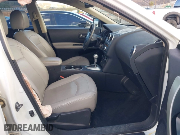 2011 Nissan Rogue SV z VIN JN8AS5MT7BW173146, wystawiony jako IAAI lot #41590010 z przebiegiem 124 212 mil mil oraz . Historia ofert i sprzedaży dostępna na DreamBid. Obrazek 5.