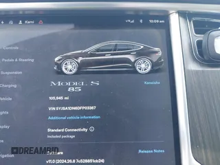 2013 Tesla Model S z VIN 5YJSA1DN6DFP03367, wystawiony jako IAAI lot #42565978 z przebiegiem 105 945 mil mil oraz . Historia ofert i sprzedaży dostępna na DreamBid. Obrazek 7.