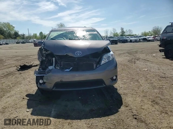 2015 Toyota Sienna Limited z VIN 5TDDK3DC4FS106412, wystawiony jako Copart lot #55531975 z przebiegiem 179 363 mil mil oraz Szkoda całkowita • Salvage title. Historia ofert i sprzedaży dostępna na DreamBid. Obrazek 14.