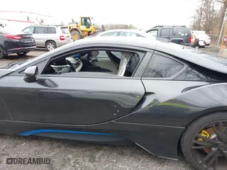 2015 BMW i8 with VIN WBY2Z2C56FVX64947, listed as a IAAI auction lot 41480193 with 51,366 mi miles. Bid and sale history available at carsss.com. Image 15.