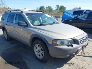 2004 Volvo V70 XC70 with VIN YV1SZ59H241149069, listed as a IAAI auction lot 42096186 with 187,986 mi miles. Bid and sale history available at carsss.com. Image 1.