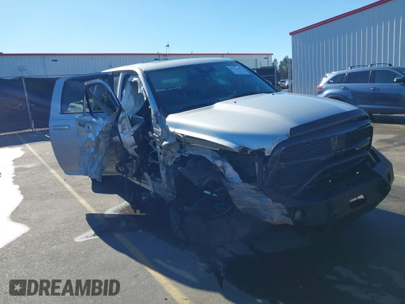2018 Ram 1500 Night z VIN 1C6RR7MT1JS262536, wystawiony jako IAAI lot #41184477 z przebiegiem 105 008 mil mil oraz . Historia ofert i sprzedaży dostępna na DreamBid. Obrazek 1.