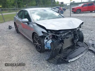 2020 Toyota Camry SE z VIN 4T1G11AKXLU349290, wystawiony jako IAAI lot #42116623 z przebiegiem Nie podano mil oraz . Historia ofert i sprzedaży dostępna na DreamBid. Obrazek 1.