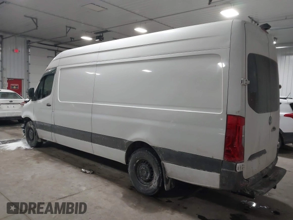 2021 Mercedes-Benz Sprinter Cargo with VIN W1Y4ECHY9MT060129, listed as a IAAI auction lot 41616041 with 215,726 mi miles. Bid and sale history available at carsss.com. Image 3.