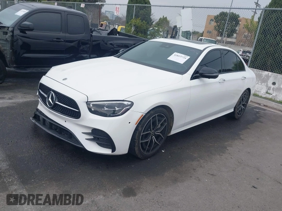 2021 Mercedes-Benz E-Class E 350 with VIN W1KZF8DB0MA924251, listed as a IAAI auction lot 41813724 with 67,728 mi miles. Bid and sale history available at carsss.com. Image 18.